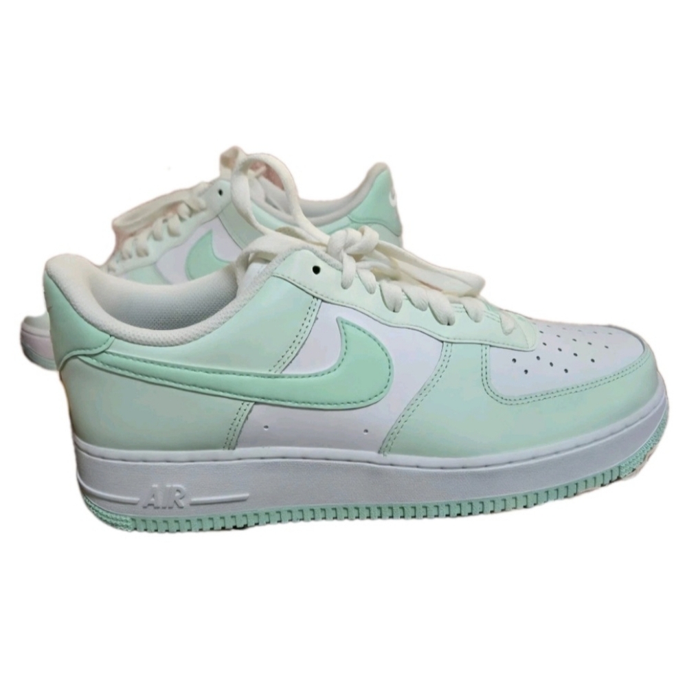 Nike Air Force 1 Low Mint Foam Men's Size 11 ( EUC) - Picture 4 of 9